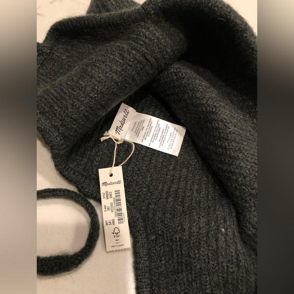 NWT Madewell Green Fuzzy-Knit Ear Flap Beanie Alpaca, Wool - Picture 9 of 12